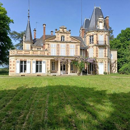 Chateau De Maucouvent Challuy Esterno foto
