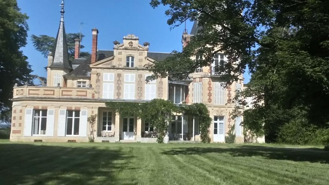 Chateau De Maucouvent Challuy Esterno foto