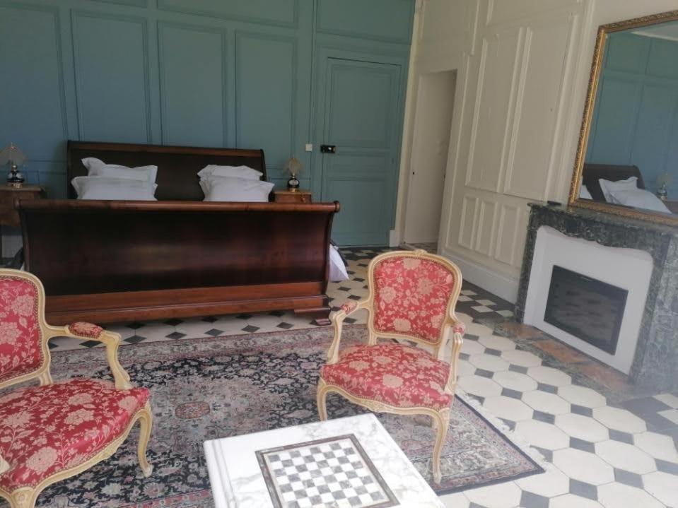 Chateau De Maucouvent Challuy Esterno foto