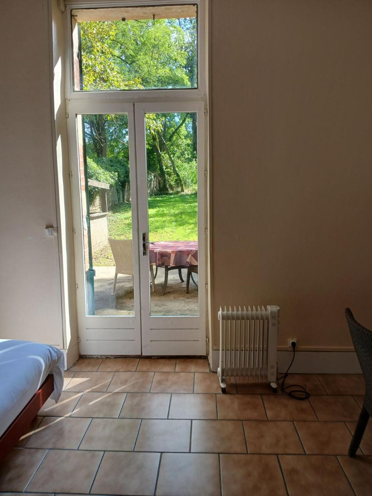 Chateau De Maucouvent Challuy Esterno foto